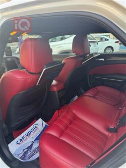 کرایسلەر 300